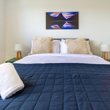 Conveniently Located 2Br Townhouse In West Akl Appartement Auckland Buitenkant foto