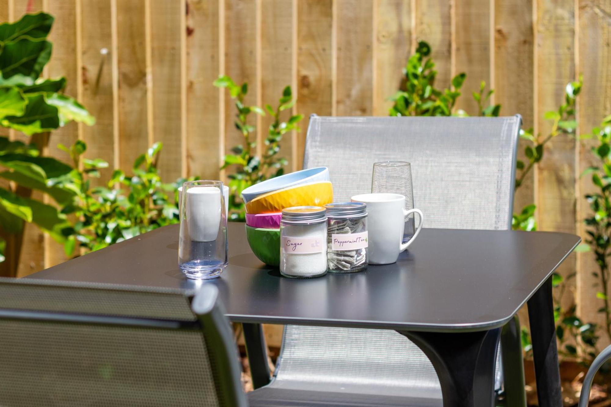 Conveniently Located 2Br Townhouse In West Akl Appartement Auckland Buitenkant foto