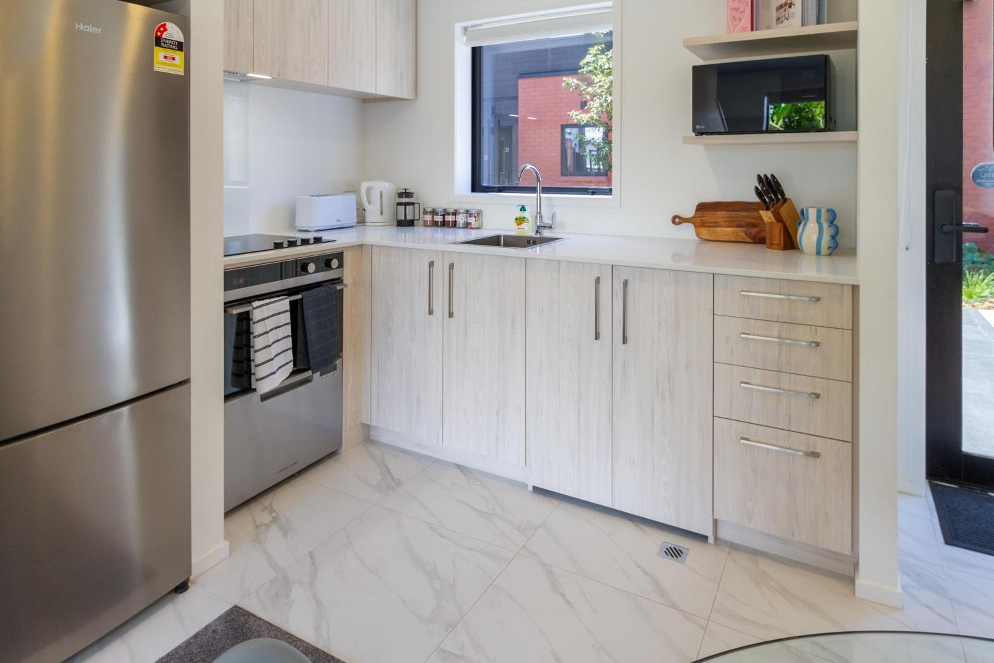 Conveniently Located 2Br Townhouse In West Akl Appartement Auckland Buitenkant foto