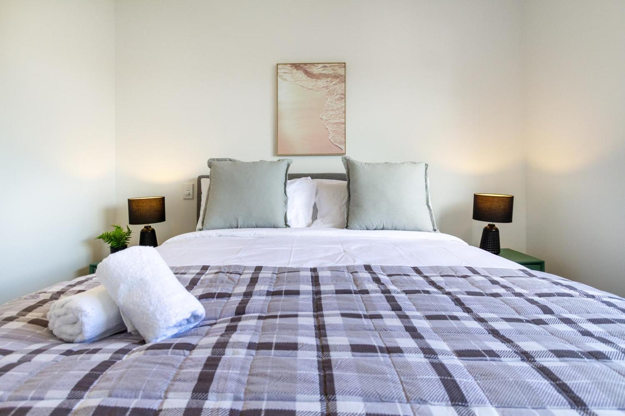 Conveniently Located 2Br Townhouse In West Akl Appartement Auckland Buitenkant foto